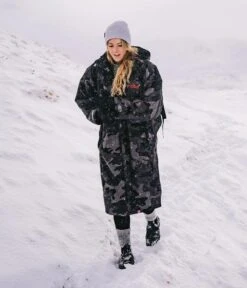 Dryrobe Advance Long Sleeve Black Camouflage - RECYCLED -World Of Camping Black Camo 8 2024x2024 278ace14 3a8f 49c4 b488 38fcf1e8fd51