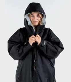 Dryrobe Advance Long Sleeve BLACK GREY - RECYCLED -World Of Camping Black Grey 4 2024x2024 62f3ad2b 7a20 4c26 8cc0 0676c14e5611
