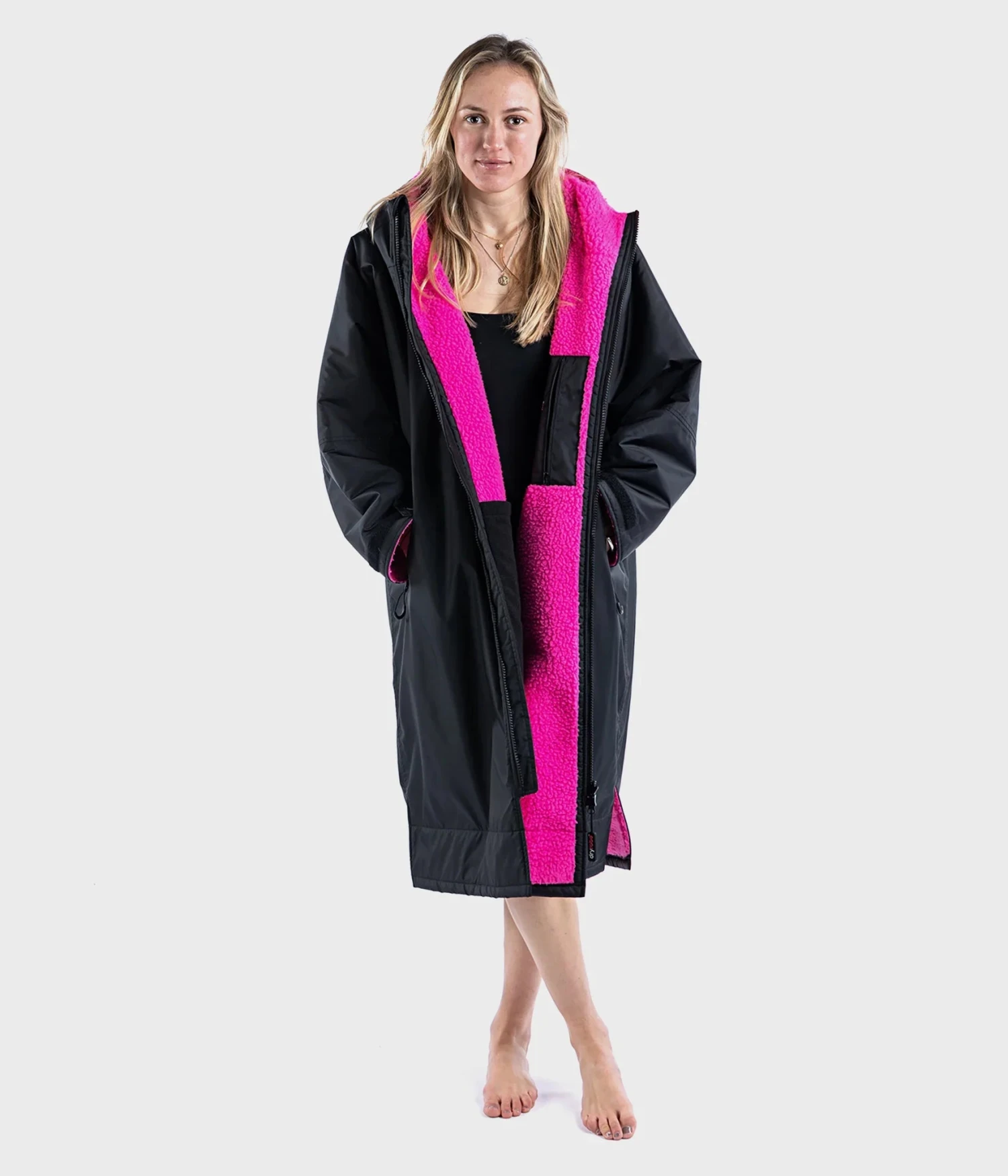 Dryrobe Advance Long Sleeve BLACK PINK - RECYCLED 4 Dryrobe Advance Long Sleeve BLACK PINK - RECYCLED - Image 2