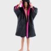 Dryrobe Advance Kids Short Sleeve BLACK PINK -World Of Camping SS Black Pink 1 2024x2024 c8ff1d19 6baf 40c2 b287 8158a64a53aa