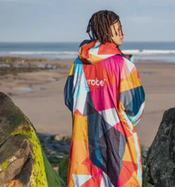 Dryrobe Advance Long Sleeve Abstract Limited EdItion -World Of Camping Screenshot2025 03 15at16 35 46