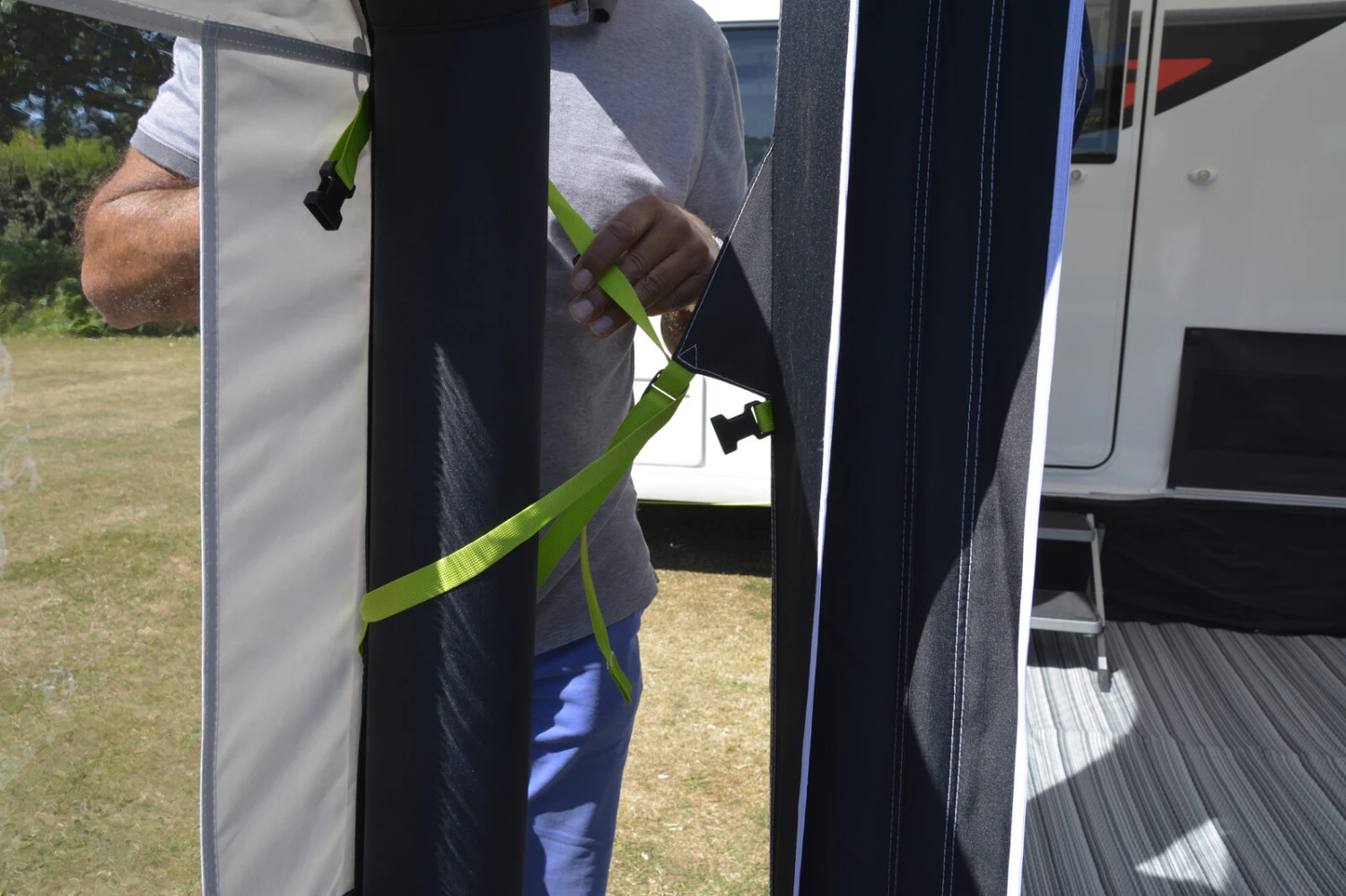 Dometic All Season Air Break 3 Windbreak 2024 4 Dometic All Season Air Break 3 Windbreak 2024 - Image 2